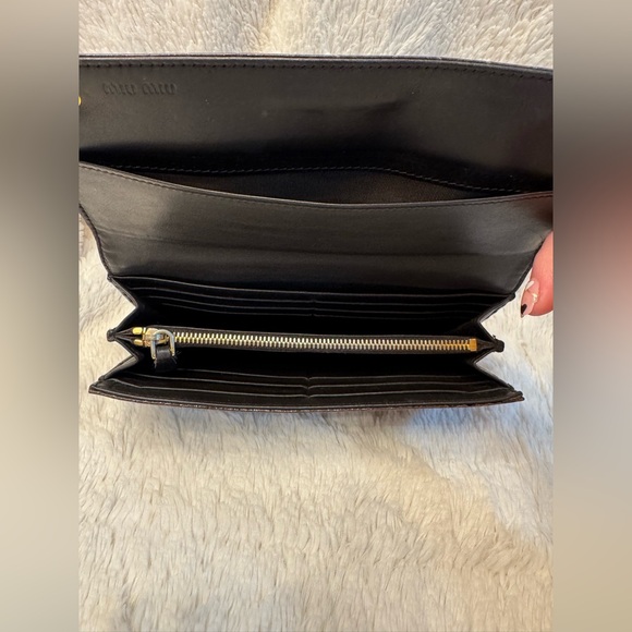 Miu Miu Brown Croc Embossed Wallet - Picture 8 of 15